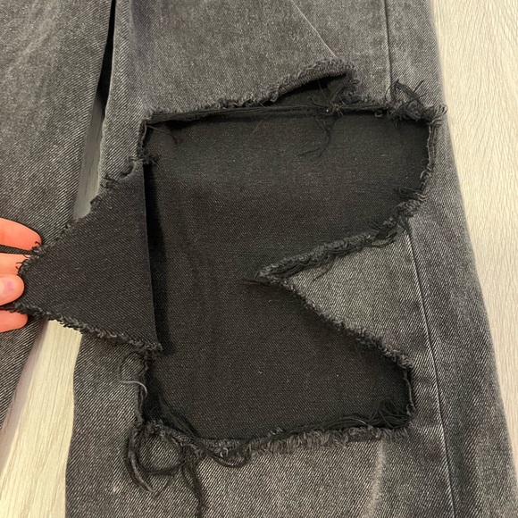 BLACK STRAIGHT LEG RIPPED JEANS - Picture 6 of 6